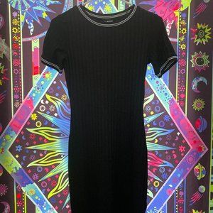 Black ribbed bodycon dress